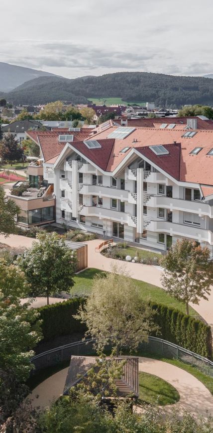 Il centro residenziale di cura a Brunico vista dall'alto