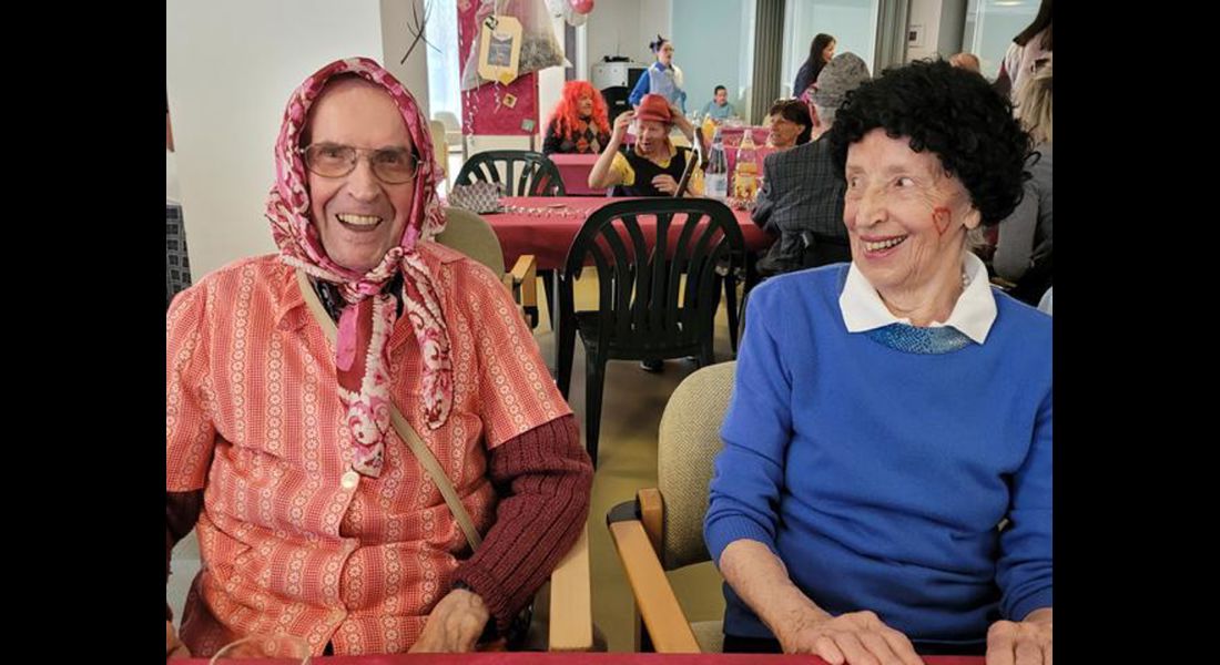 Verkleidete Bewohner