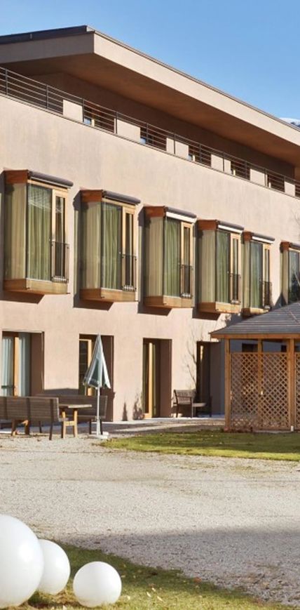 Il centro residenziale di cura a Brunico visto dall'esterno
