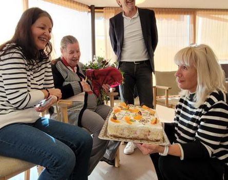 Die Torte wird präsentiert